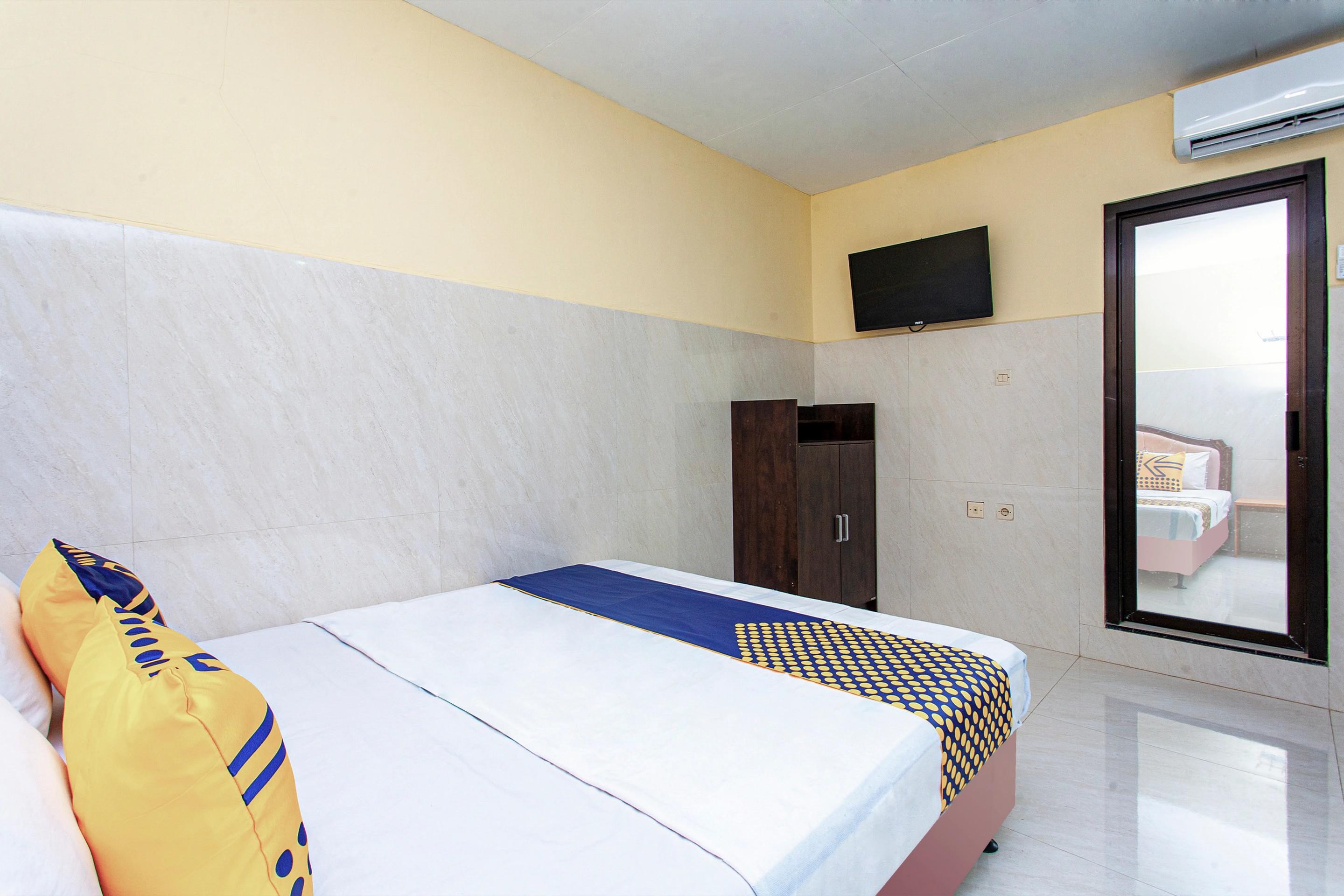 The Paragon Hotel Cilacap Redpartner Exteriör bild