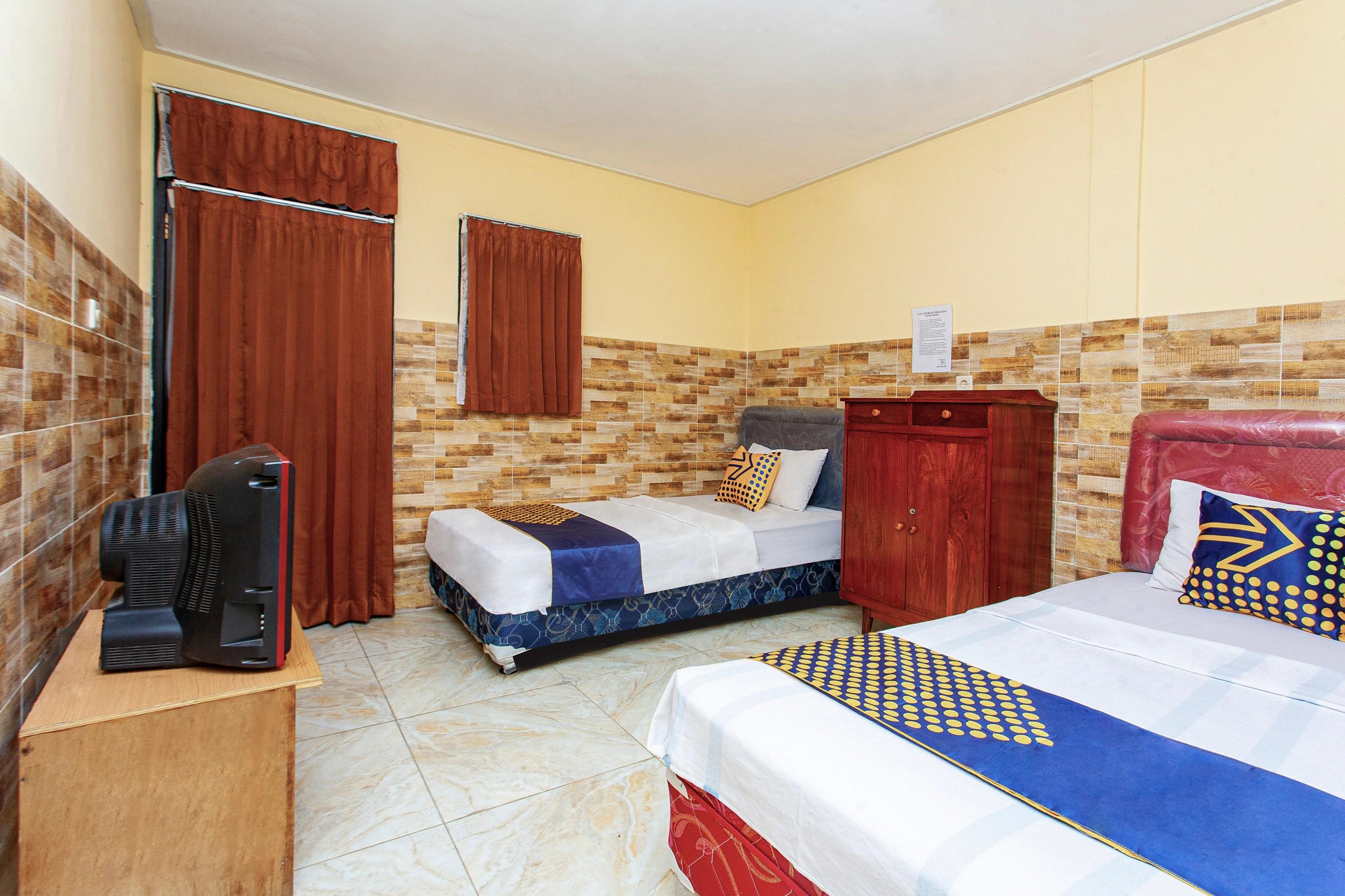 The Paragon Hotel Cilacap Redpartner Exteriör bild