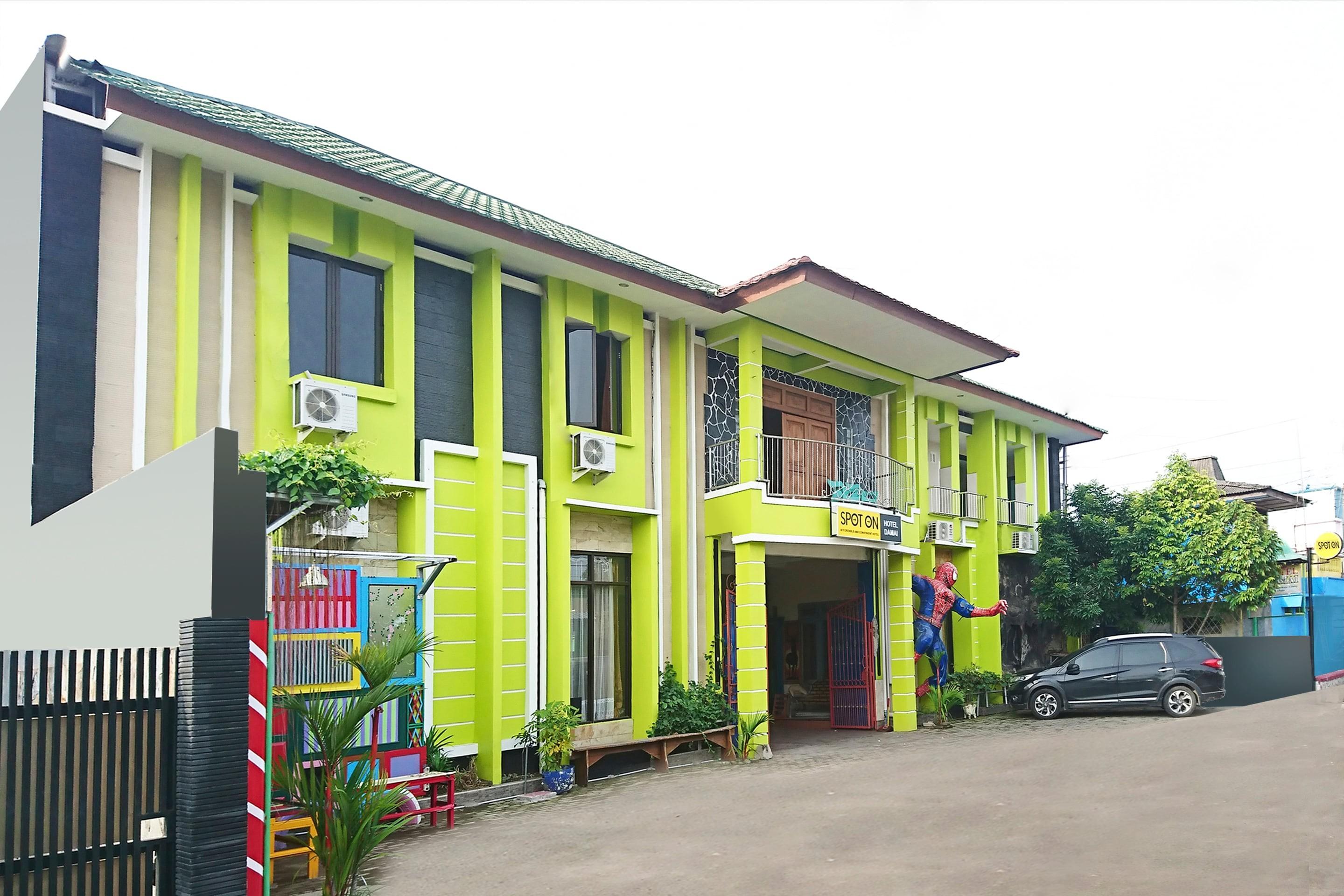 The Paragon Hotel Cilacap Redpartner Exteriör bild