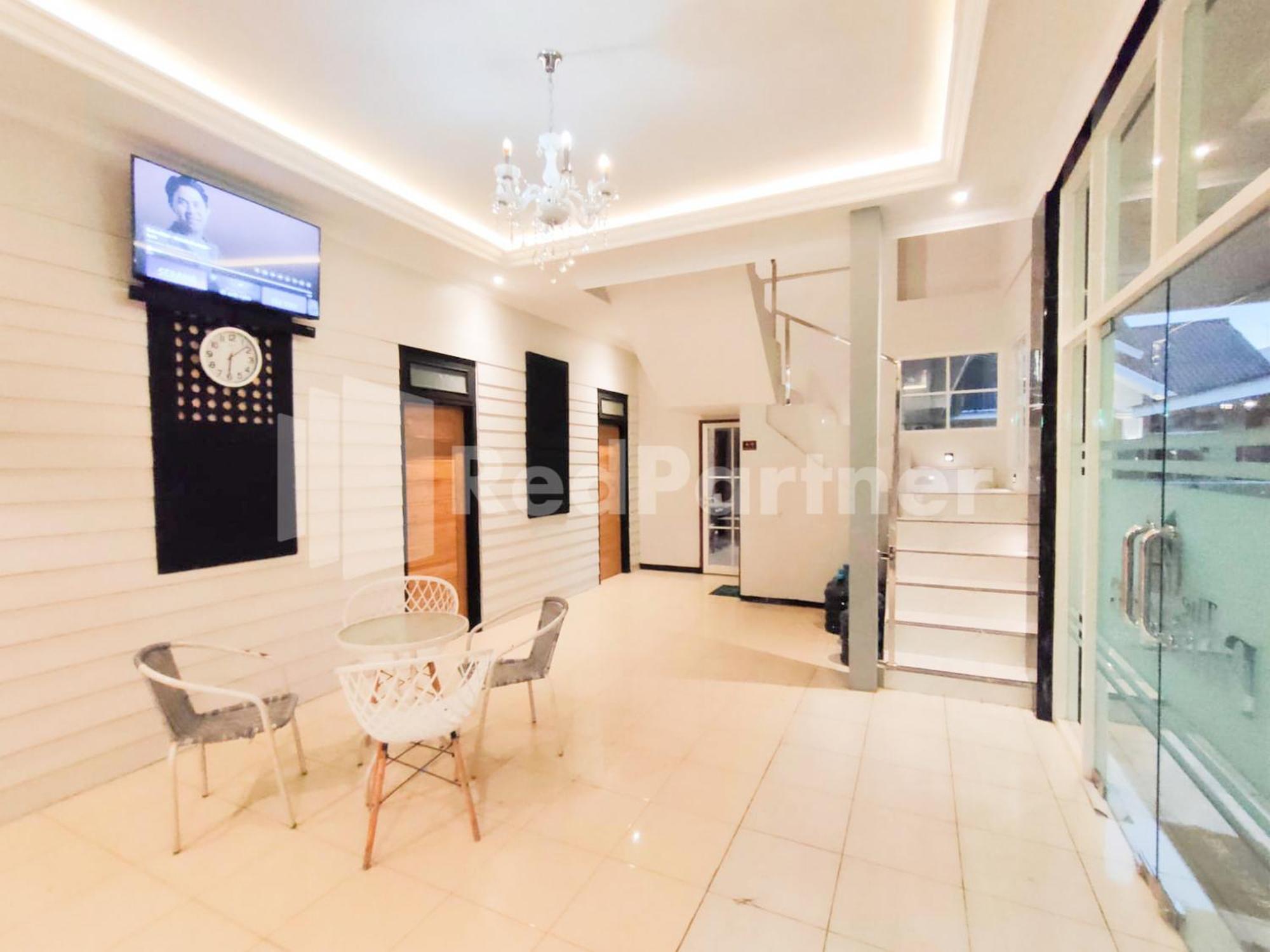 The Paragon Hotel Cilacap Redpartner Exteriör bild