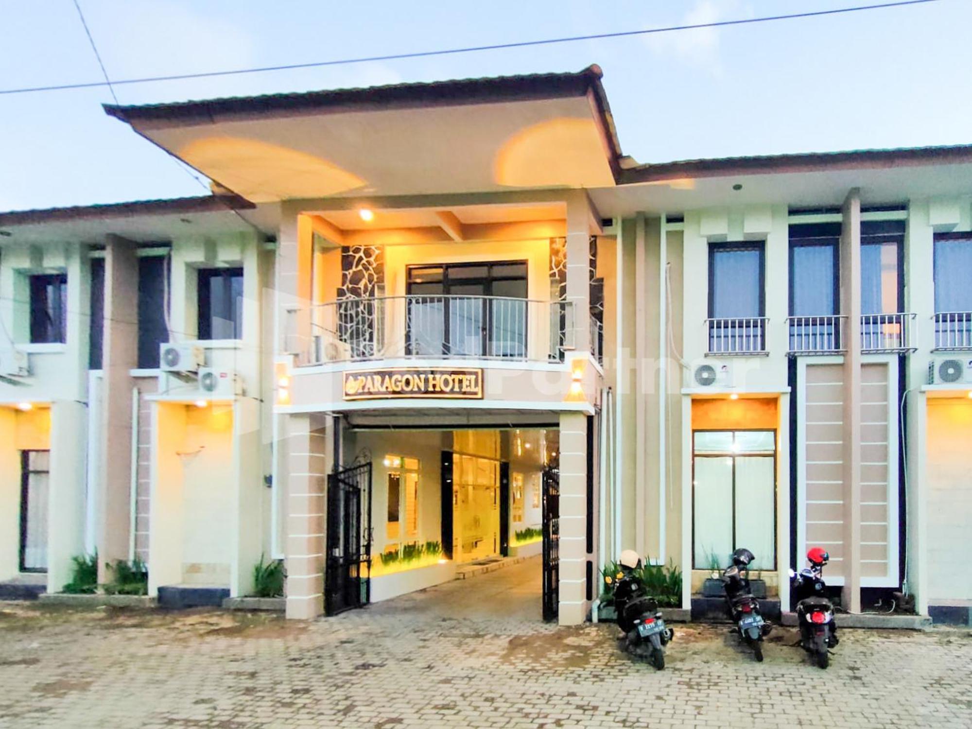 The Paragon Hotel Cilacap Redpartner Exteriör bild