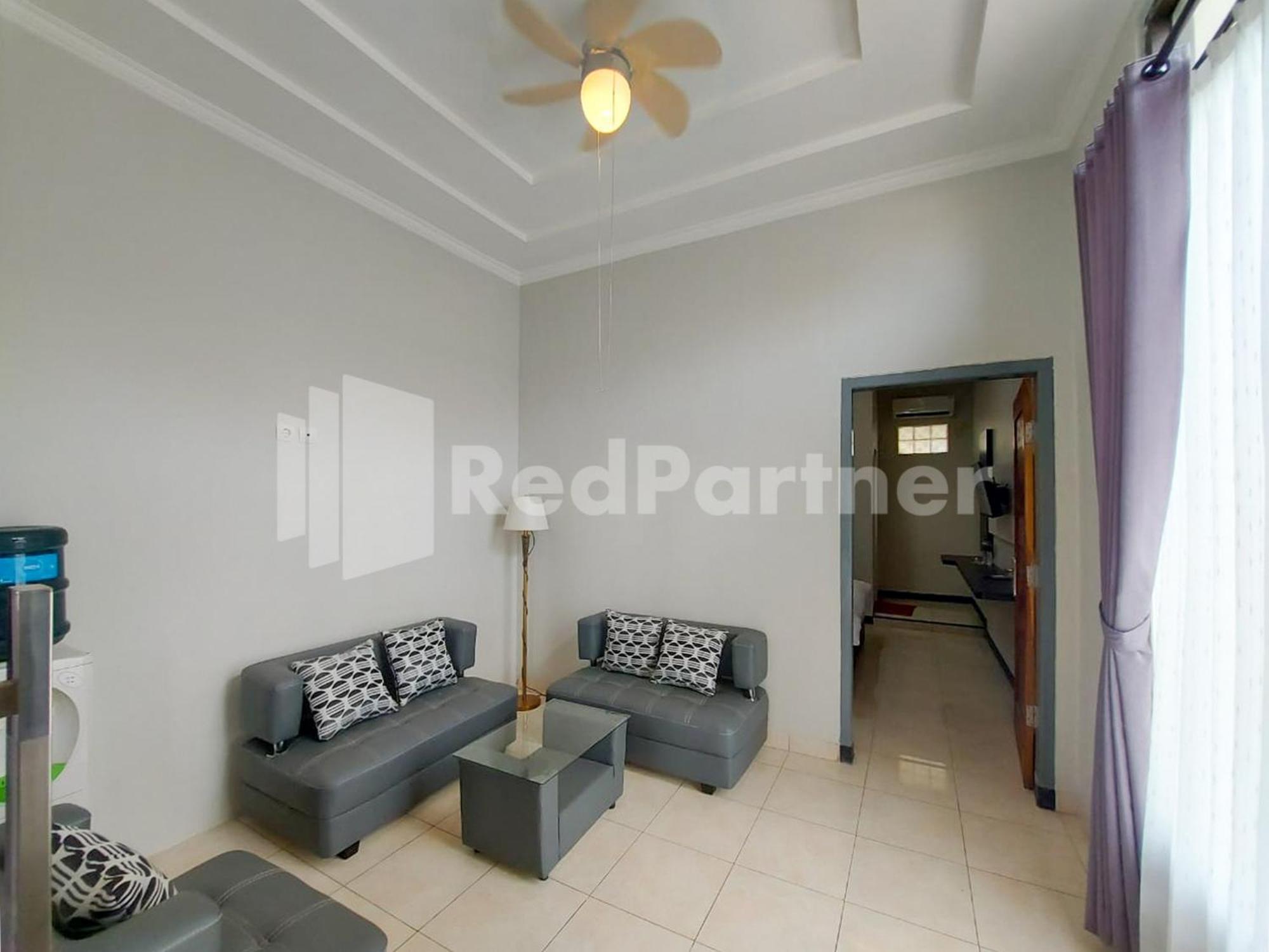 The Paragon Hotel Cilacap Redpartner Exteriör bild